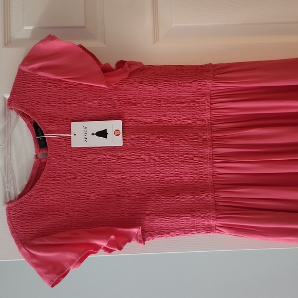 Zesica Pink Smocked Dress - Picture 2 of 8